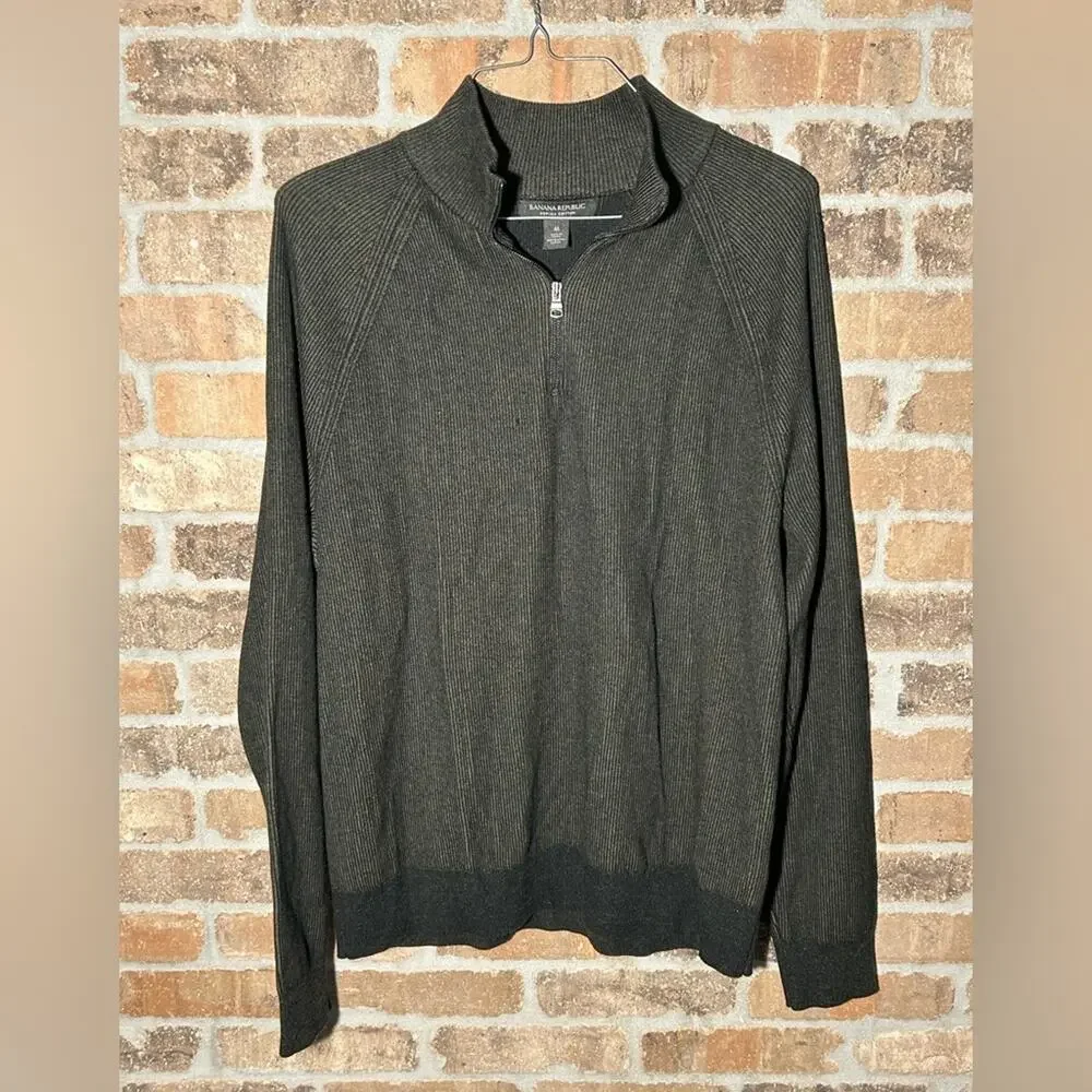 Banana republic supima cotton Mens 1/4 Zip Mock Neck Sweater dark army green M